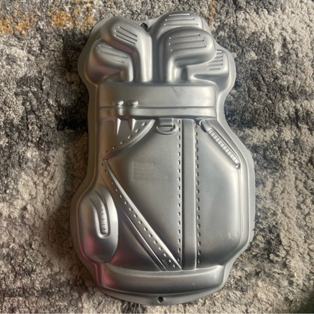 WILTON GOLF BAG & CLUBS NOVELTY SHAPE ALUMINUM CAKE PAN 2105-1024 Fathers Day ++
